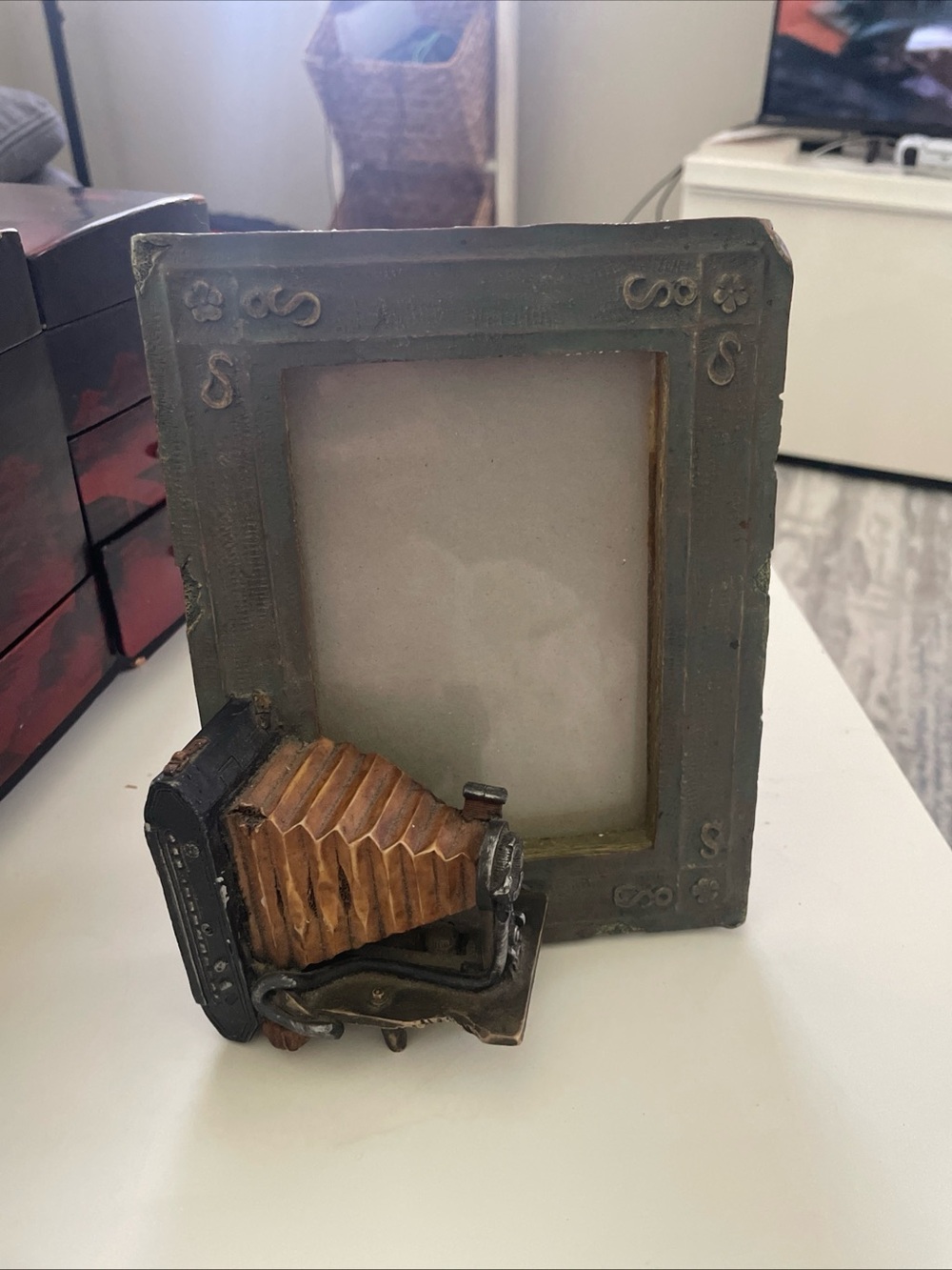 98’ S.S.Sarna Americana Scrapbook 4" X 6" Camera Book Shape Picture Frame